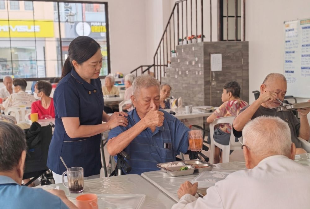 Premium health care at affordable prices for elderly parents in Singapore and Johor Bahru